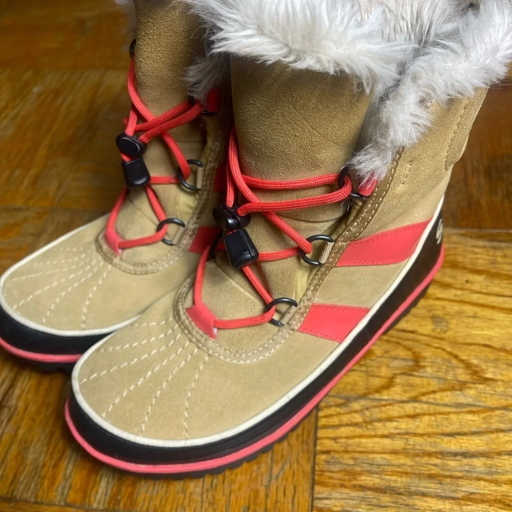 SOREL TIVOLI WAYERPROOF SUEDE BOOTS SIZE 5